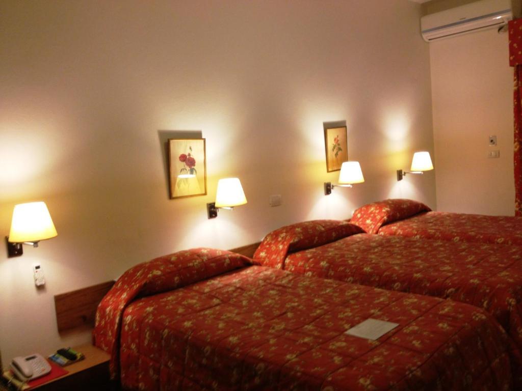 Embassy Hotel Beirut Habitación foto